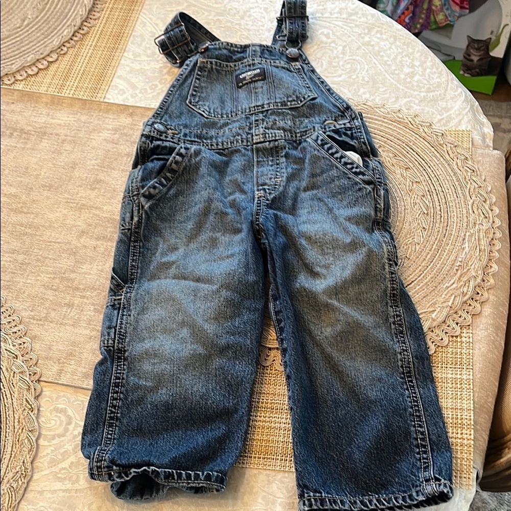 OshKosh B’Gosh Size 2T Blue Denim Overalls in EUC